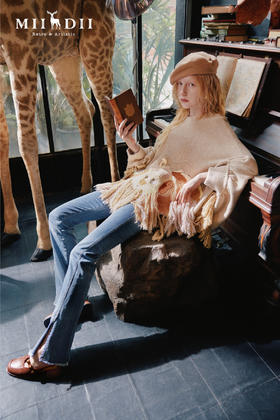 毛织、流苏，与手钩花，一眼即胜过万语。