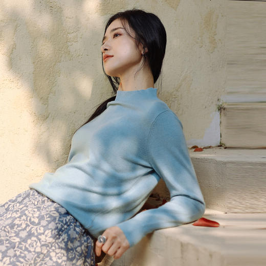 绽放794朵/100%羊绒衫软糯宽容半高领落肩长袖纯色经典款简约毛衣 商品图0