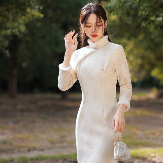JN-310冬季新款 加毛加绒长款锦缎旗袍改良气质连衣裙米色优雅旗袍 商品图2