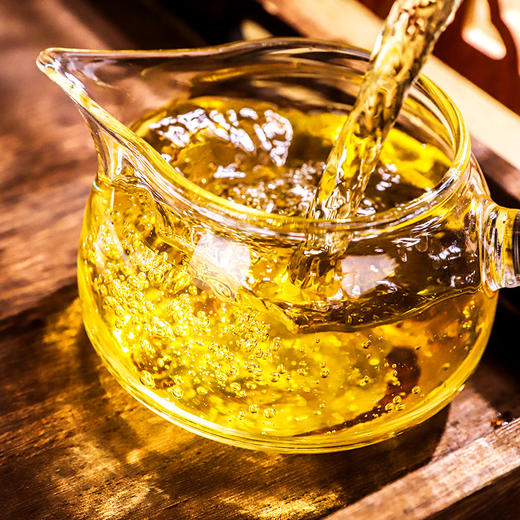 【奇香岭】2023年头春头采易武森林茶普洱茶生茶 香气迷人越陈越“香”200g/饼 拍5发6 商品图1