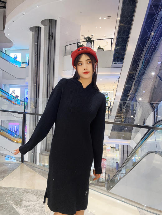 106WS连帽膝下毛织连衣裙31016（黑） 冬季 303014032105 商品图1