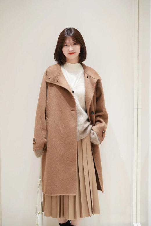 IC驼绒手工双面呢立领大衣 简约立领一粒扣设计 精选稀有骆驼绒+骆驼毛混纺面料 绒毛细腻均匀 干净利落H版型线条流畅N0679 商品图3