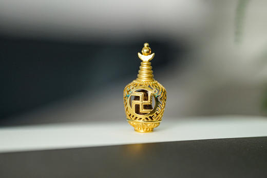 18K金沉香佛塔吊坠 特价 商品图2