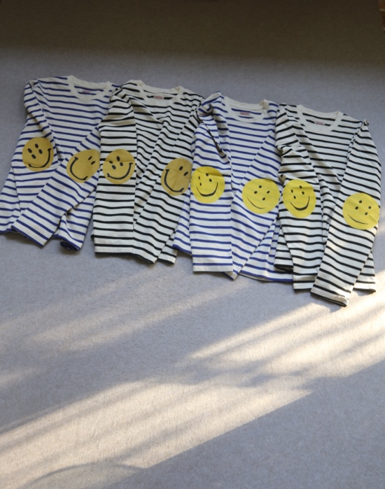 砰噌呛 补充文案 哈！情侣段 Kap 笑脸&条纹 纯棉线的 长袖Tee 两款入