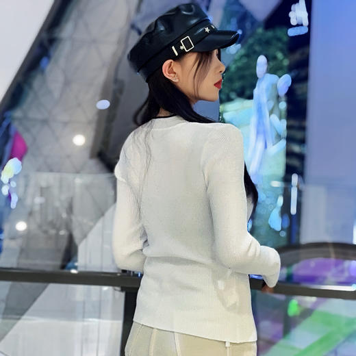 110WS圆领拼色打底毛织上衣31023（黑白） 冬季 313024032105 商品图2