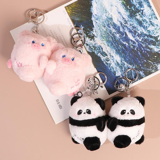 【磁铁公仔仔！贴贴脸挂件】猪事顺意贴贴可爱小动物卡通情侣钥匙扣挂件创意磁吸毛绒公仔钥匙扣挂件 商品图1