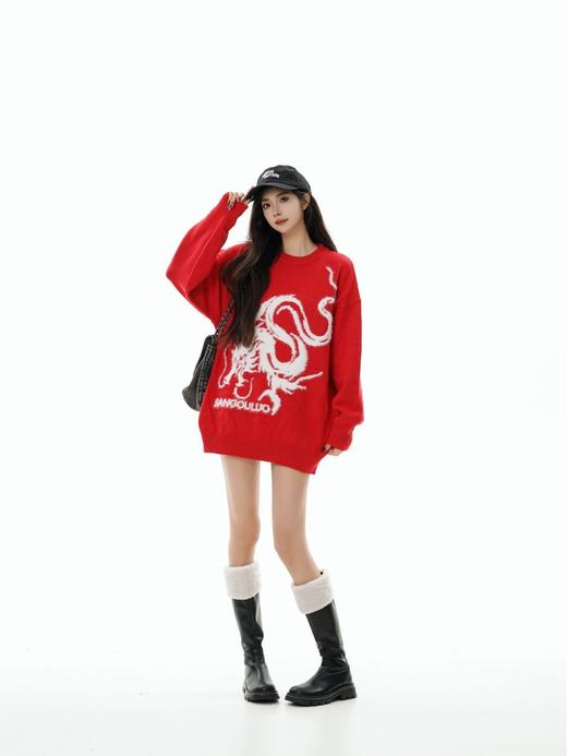 【服饰专场】秋冬新款实拍宽松情侣版龙年提花圆领针织毛衣 商品图4