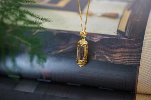 18K金沉香宝瓶吊坠 特价 商品图0