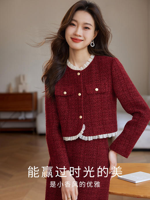 【年货节】熙世界红色小香风短款外套女冬法式粗花呢夹棉上衣半身裙两件套 商品图1