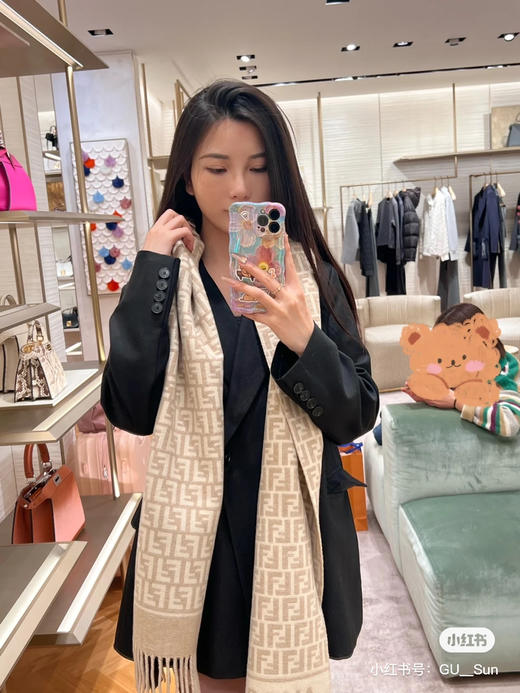 Fendi新款围巾 奶茶 商品图1