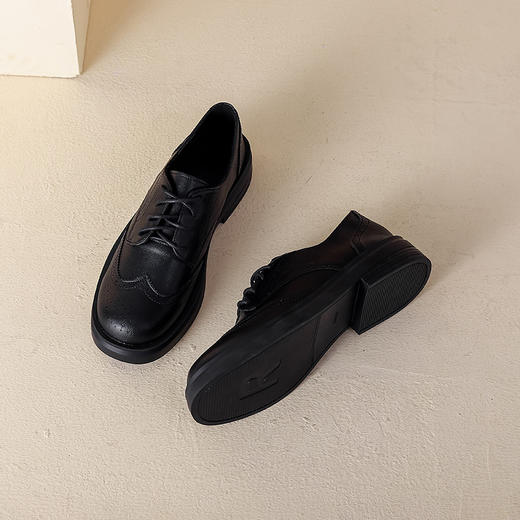 【女鞋专场】英伦风小皮鞋女2023年秋冬春秋新款平底系带布洛克小皮鞋百搭单鞋 商品图0