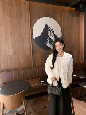 自带气质的羽绒外套，怎么能不爱呢~