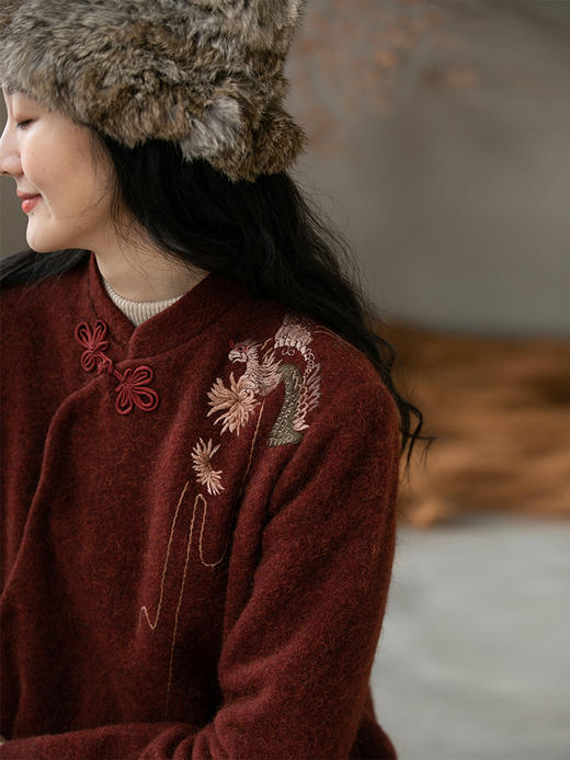 牧衣游原创 羊驼毛手绣毛呢长外套软糯绒面复古东方红色大衣 兰生 商品图1