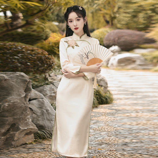 JQ-864 865秋冬新款加绒加厚红色回娘家旗袍长款单层长袖改良敬 酒服旗袍 商品图3