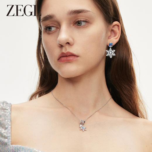 ZEGL圣诞雪花耳环女2023新款爆款秋冬高级感气质耳钉小众银针耳饰 商品图4