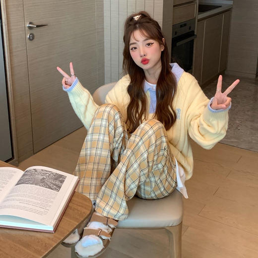 【买一送一】复古羊羔绒格子裤 高腰宽松垂感直筒显瘦 加绒加厚 软糯亲肤保暖 商品图3