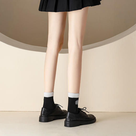 【女鞋专场】英伦风小皮鞋女2023年秋冬春秋新款平底系带布洛克小皮鞋百搭单鞋 商品图1