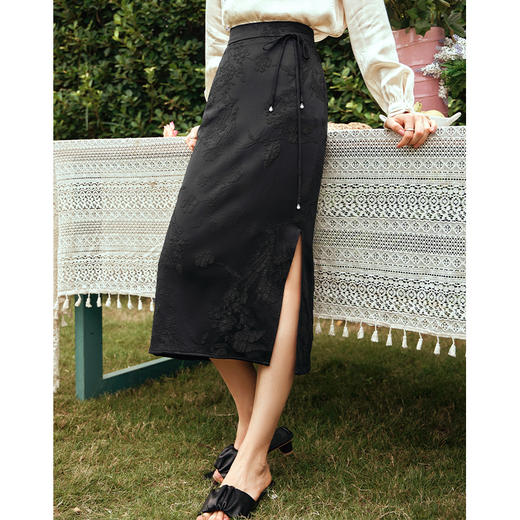 OLrain欧芮儿黑色半身裙女秋冬2023新款新中式提花高腰开叉半裙 商品图1