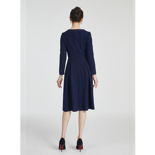 司歌长袖圆领冬连衣裙弹力收腰百搭净色气质A881025 商品图3