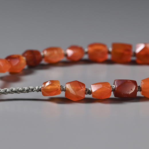 西亚高古车轮白水晶+精工磨面红玛瑙项链 商品图7