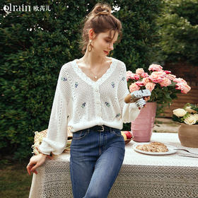 OLrain欧芮儿杏白色针织衫女秋冬2023年新款宽松V领镂空绣花开衫