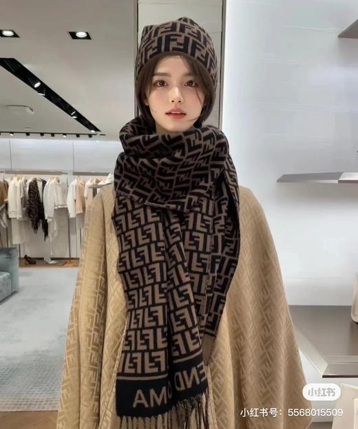 Fendi新款围巾 老花 商品图2