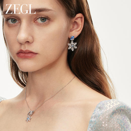 ZEGL圣诞雪花耳环女2023新款爆款秋冬高级感气质耳钉小众银针耳饰 商品图3