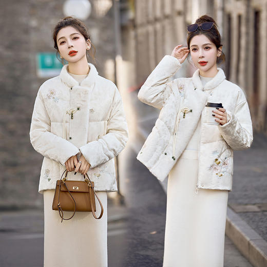 冬季新款，盘扣刺绣羽绒服女拼接仿真毛毛羽绒服外套HR-YQH9967 商品图1
