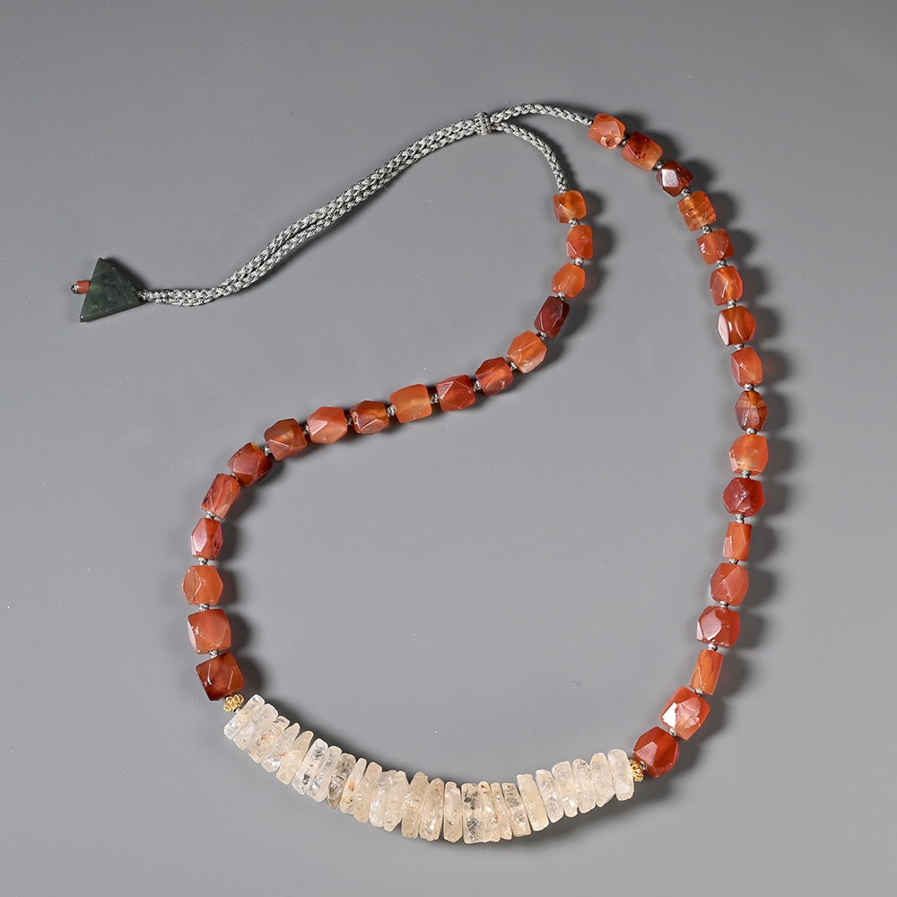 西亚高古车轮白水晶+精工磨面红玛瑙项链