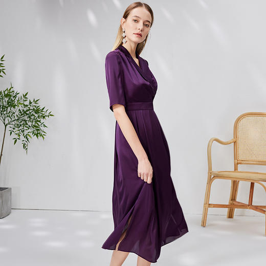 EITIE爱特爱气质中袖西装领收腰连衣裙垂坠高级通勤夏新款B07136 商品图6