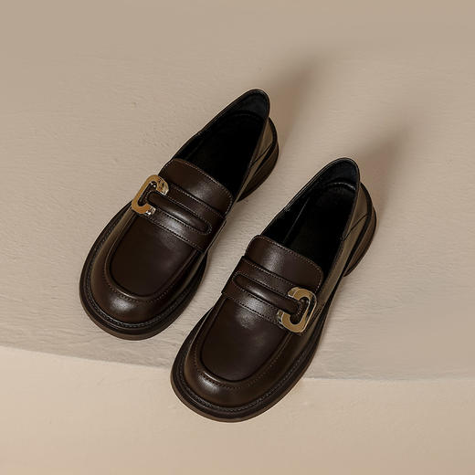 【女鞋专场】2023年春季新款厚底真皮乐福鞋圆头踩后跟一脚蹬学院风小皮鞋女 商品图8