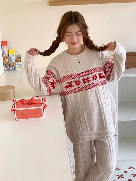 老米优品🎅🦌《氛围感圣诞麋鹿雪花❄新年圣诞半边绒保暖睡衣》绵绵热能衣，上衣+裤子，温暖软糯体验。TZ231212A 商品图0