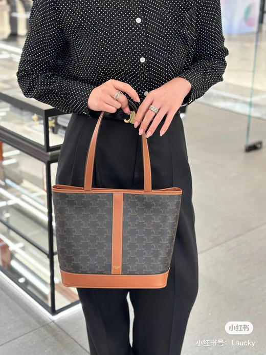 新款托特小号 出货
特惠价550顺丰包邮🉐️
原厂皮版本 商品图3