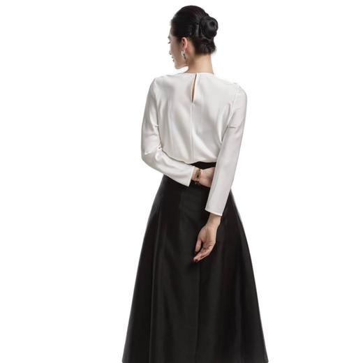 衣橱挚爱—经典重现极简斜裁衬圆领上衣、设计感通勤上衣 2302006 商品图1