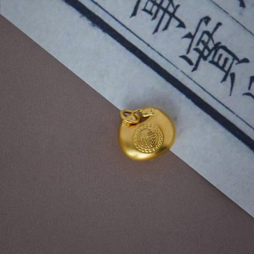 古法黄金点钻系列 二款足金镶钻吊坠 小木鱼/如意锁 商品图3
