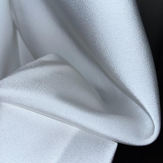 衣橱挚爱—经典重现极简斜裁衬圆领上衣、设计感通勤上衣 2302006 商品图3