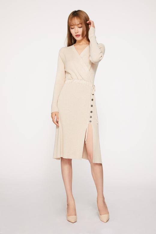 ESTELLICA 米杏色抽绳针织开衩连衣裙 9677 商品图1