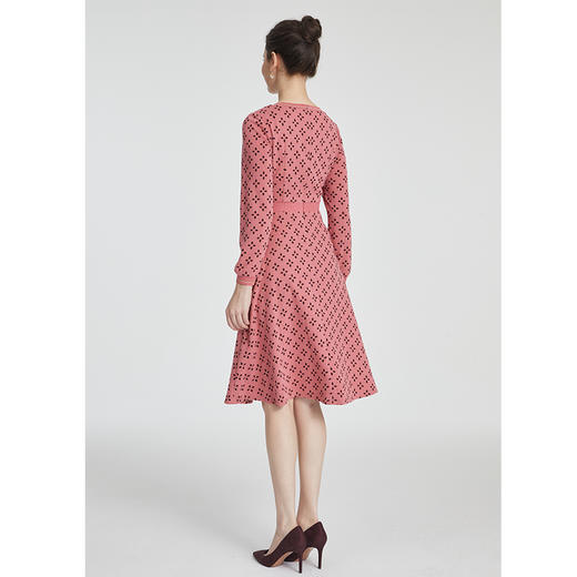 司歌圆领针织弹力连衣裙长袖收腰冬女装新款A881238 商品图3