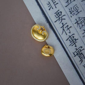 古法黄金点钻系列 二款足金镶钻吊坠 小木鱼/如意锁