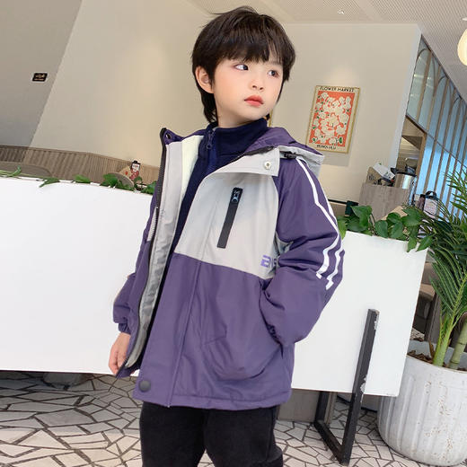 【加绒+加厚+加棉】【一件过冬，防风聚暖】冬季新款儿童加厚夹棉三合一两件套冲锋衣抓绒内胆防风户外外套冲锋衣 商品图7