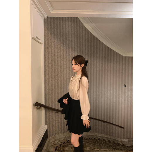 金蘑菇菇 圣乔治 / 【珍珠衬衫/古董裙裙 】华丽调单品 甜俏设计感优雅花边衬衫 商品图5