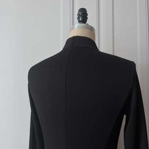 黑色圆舞曲—舒适极简半高领修身长裙 - 优雅通勤连衣裙 2201100 商品图2