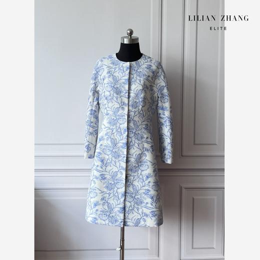 定制—“青花瓷”经典S廓型立体浮雕花色中长款风衣外套  2206003 商品图0