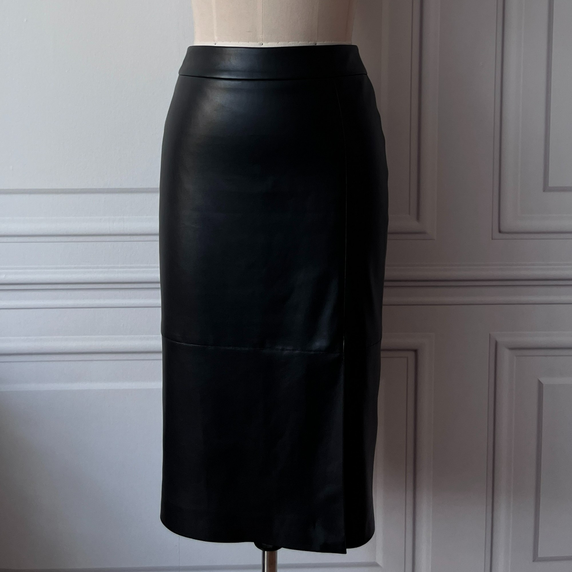 英伦风舒适新裁包臀PU裙气质时尚显瘦纯色2203029