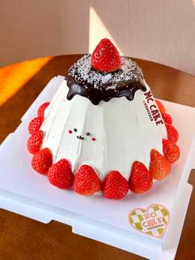 锥形草莓小可爱蛋糕