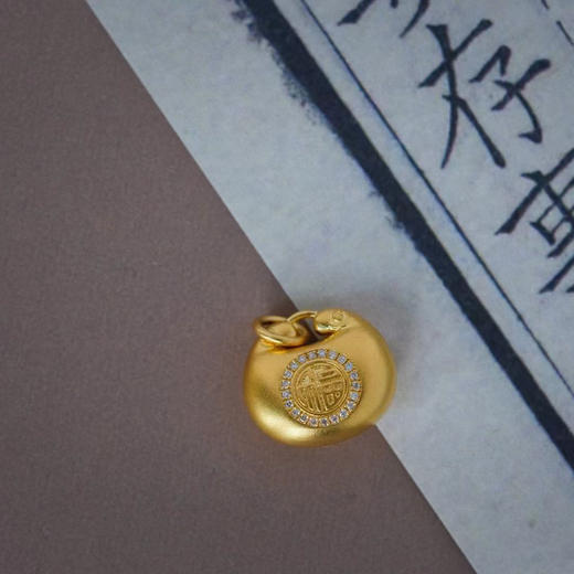 古法黄金点钻系列 二款足金镶钻吊坠 小木鱼/如意锁 商品图4