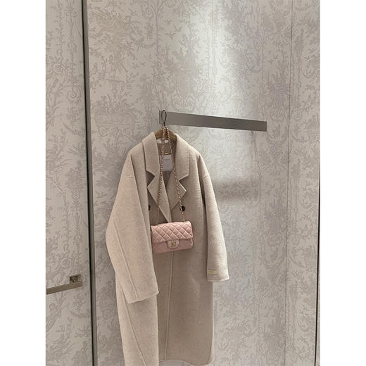 金蘑菇菇 粉金标线 手工坊大衣 / 高品质 宽松慵懒洋气中长款大衣 商品图4