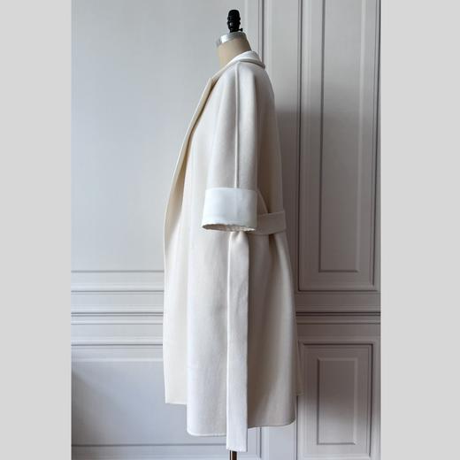 定制—唯美邂逅、热力感穿搭、Lady挚爱温暖白浴袍式轻奢大衣2206010 商品图2