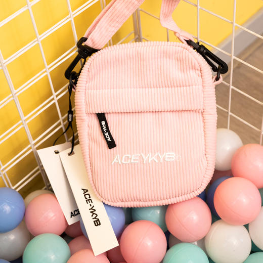 YKYB灯芯绒斜挎包复古多色简约百搭背包 商品图1
