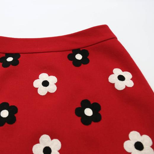 法国少女、艺术风刺绣盘花红色羊毛A摆半裙 秋冬花色气质 2103030 商品图2